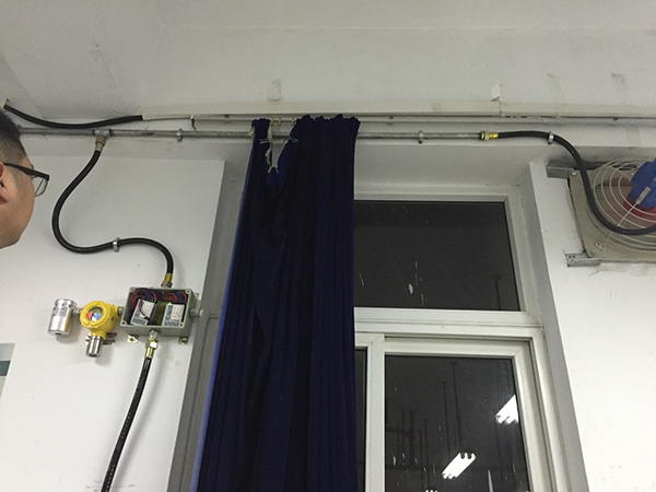 工業(yè)大學(xué)-3.jpg 工業(yè)大學(xué)-3.jpg